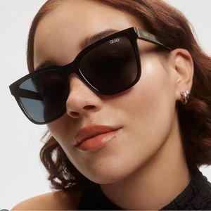 SOLD•••Quay Polarized Wired Oversized Sunglasses 🕶️